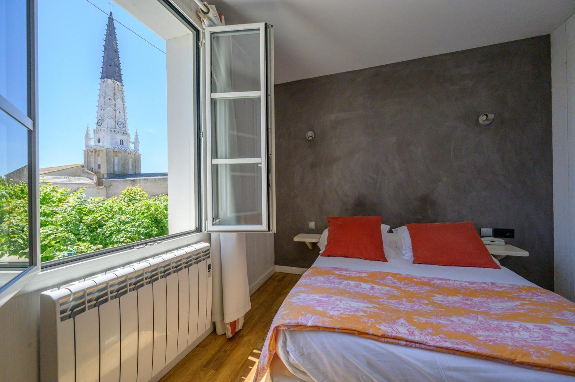 Hotel Le Clocher Арс-эн-Рэ Экстерьер фото