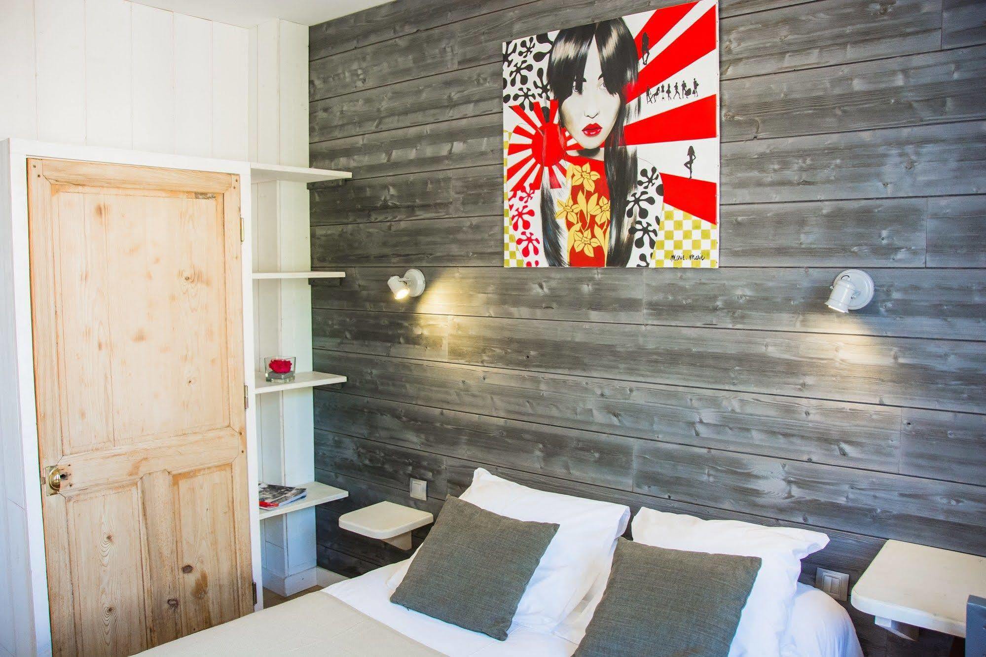 Hotel Le Clocher Арс-эн-Рэ Экстерьер фото