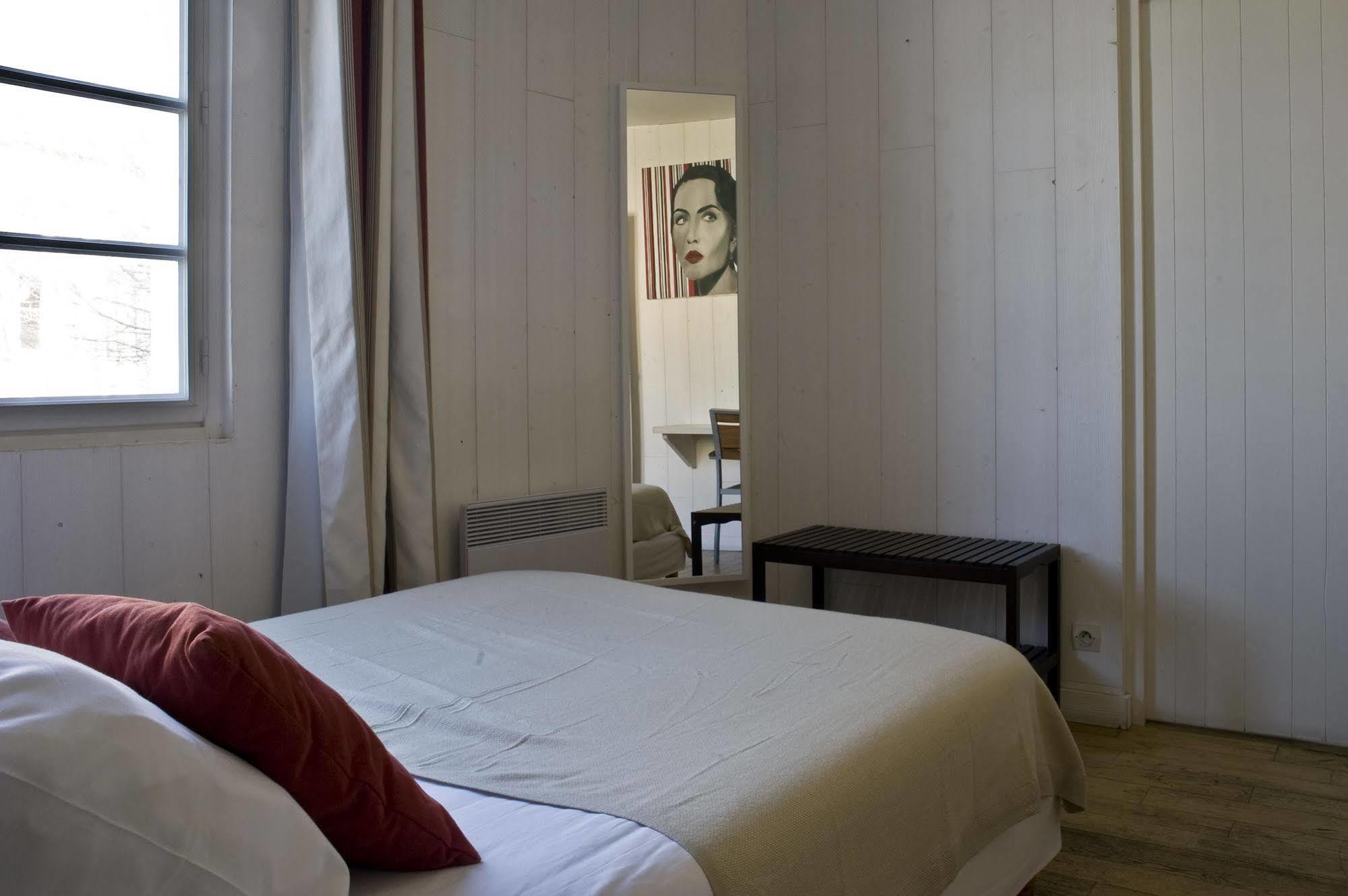 Hotel Le Clocher Арс-эн-Рэ Экстерьер фото